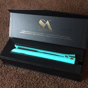 Straight Ahead Hair Straightener 💁🏼‍♀️